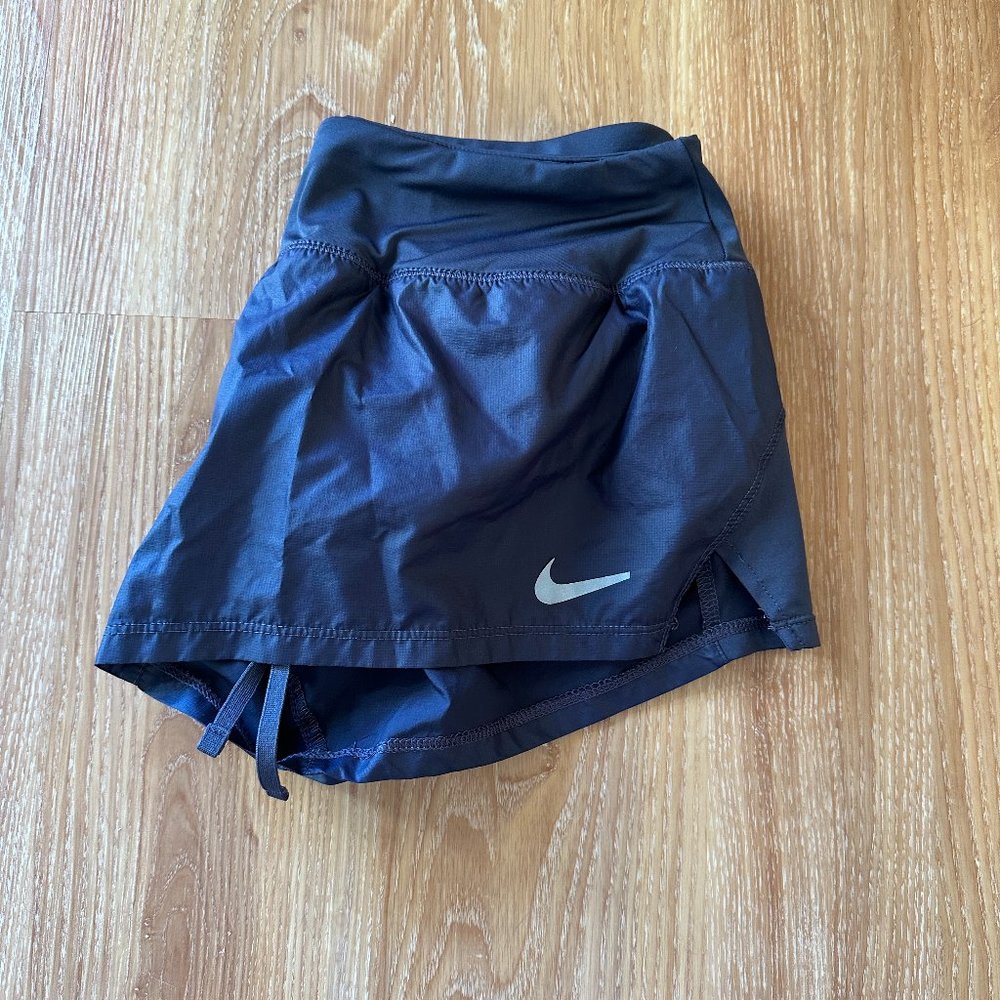Women's Nike shorts size medium
